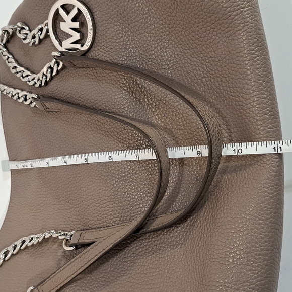 Michael Kors Gorgeous Leather Bag - Picture 16 of 16